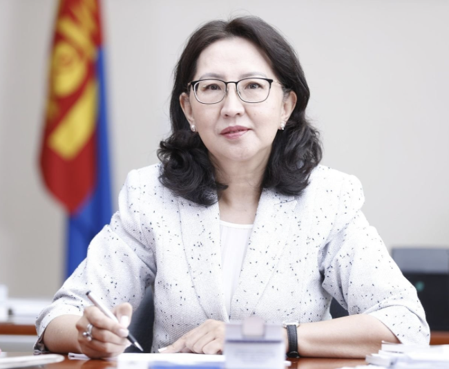 Хууль бус томилгоогоо эргэн харна уу Ерөнхий сайдаа